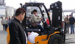 新手学开叉车视频,视频教程带你轻松入门